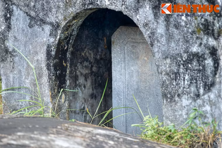 Di sản văn học mà những người con của Thục tần Nguyễn Khắc Thị Bửu để lại cho nước nhà là rất lớn, với nhiều tập thơ giá trị, quy tụ hàng nghìn bài thơ mang những phong cách khác nhau.