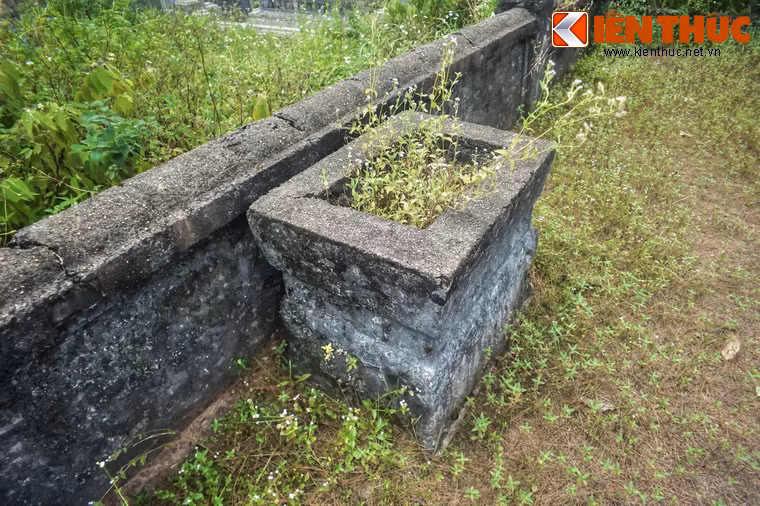 Sau khi Thục tần mất, lăng mộ bà được xây với quy mô khá bề thế khi so với nơi an nghỉ của các phi tần khác dưới triều vua Minh Mạng.