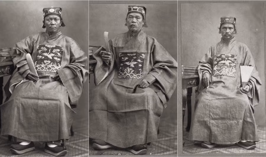 Từ trái sang phải: 1 - Trần Tề, 39 tuổi, quan văn, Chánh thất phẩm bộ Hình Hàn Tế. 2 - Tạ Hữu Kế, 50 tuổi, quan văn, Chánh lục phẩm, Thừa vụ lang bộ Lại. 3 - Hồ Văn Nhuận, 42 tuổi, quan văn. Ảnh: Gallicia.bnf.fr.