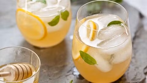 3 loai thuc uong chong lao hoa hieu qua, phu nu nhat dinh phai biet-Hinh-2