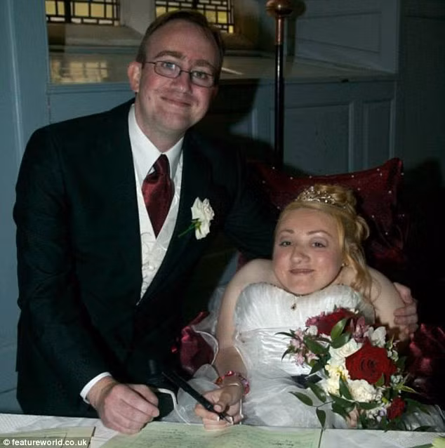 Năm 2013, Marie kết hôn với một nhà khoa học hơn cô hai tuổi là Dan Andrew.