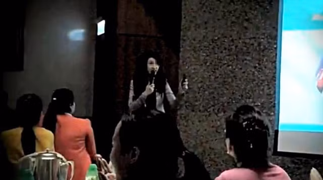 Nhóm lập ra tour du lịch này quảng cáo, các nữ du khách được ở trên du thuyền 5 sao, được tận hưởng các dịch vụ chăm sóc tận răng.