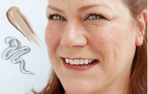 Nếp nhăn. Cũng xuất phát từ việc lớp trang điểm luôn hiện hữu trên mặt vào buổi đêm, các bụi bẩn kết hợp với bã dầu sẽ tấn công cấu trúc tế bào da, từ đó làm giảm việc sản sinh ra các collage. Lớp biểu bì trên cùng mất dần đi tính đàn hồi, dẫn đến các nếp nhăn bắt đầu xuất hiện ngay sau đó.