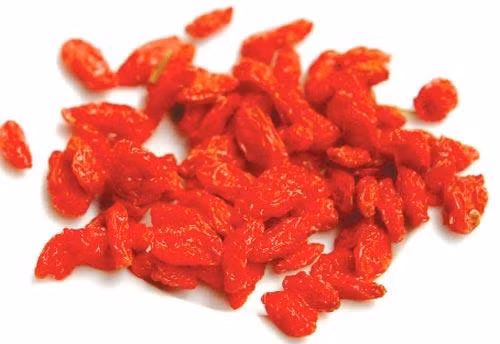 Canh thịt dê nấu với kỷ tử: Thịt dê 300g, kỷ tử 30g, gừng, hành, gia vị, nước đủ dùng. Thịt dê rửa sạch, thái miếng nhỏ. Cho thịt dê, câu kỷ, gừng vào nồi, đổ nước đun đến khi thịt dê chín nhừ, cho hành hoa, nêm gia vị vào là dùng được. Ăn 10 ngày liên tục, mỗi ngày ăn 1 thang. Món ăn có tác dụng bồi bổ sức khỏe, bổ thận, những người bị rong huyết do thận hư nên dùng.