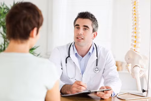 Viêm tuyến tiền liệt. Tuyến tiền liệt cũng là một trọng những bộ phận quan trọng giúp sản sinh ra tinh dịch. Khi bị viêm hay sưng phồng sẽ gây ra cảm giác đau buốt khi xuất tinh. Điều trị tuyến tiền liệt không phải đơn giản. Vì vậy, nam giới khi bị bệnh nên điều trị sớm để tránh những biến chứng ung thư tuyến tiền liệt sau này.