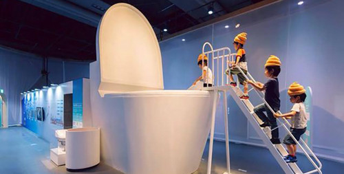 Triển lãm này là cách người Nhật dạy trẻ, cung cấp sự hiểu biết cơ bản về cách vận hành của chất thải.