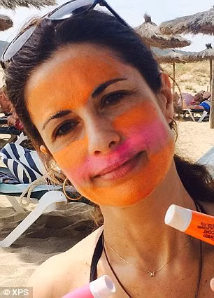 Zinka là một hãng kem chống nắng ở Mỹ ra đời vào năm 1986, loại kem chống nắng này có nhiều màu sắc khác nhau.