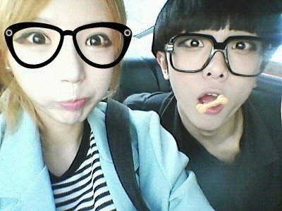 Sở dĩ các thiếu nữ Hàn - Nhật mê kiểu trang điểm này bởi họ hy vọng nó có thể cải thiện được "cửa sổ tâm hồn" khá nhỏ và chỉ có 1 mí vốn có của họ thay vì phẫu thuật thẩm mỹ.