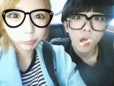 Sở dĩ các thiếu nữ Hàn - Nhật mê kiểu trang điểm này bởi họ hy vọng nó có thể cải thiện được "cửa sổ tâm hồn" khá nhỏ và chỉ có 1 mí vốn có của họ thay vì phẫu thuật thẩm mỹ.