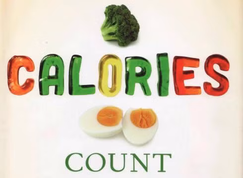 Không chú ý đến lượng calo. Có nhiều người mong muốn vào những hiệu quả giảm cân theo những cách khác và vô tình bỏ qua việc đo lường lượng calo nạp vào cơ thể hàng ngày. Có vẻ như biện pháp này nghe ra hơi cổ điển nhưng nếu muốn ăn kiêng thì đây vẫn là cách hiệu quả nhất. Nếu không đếm lượng calo, bạn sẽ không có khái niệm về năng lượng cần nạp vào để tiêu thụ trong một ngày. Hãy đếm lượng calo để biết chính xác mình đang ở mức nào.