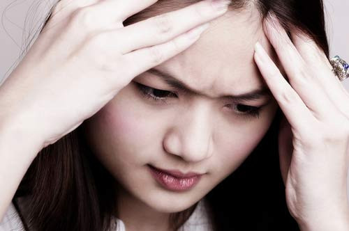 Bạn ngủ ít. Tổ chức nghiên cứu về sức khỏe phụ nữ của Mỹ (US Nurses’ Health Study) tiến hành điều tra 68.000 phụ nữ và phát hiện rằng những người ngủ càng ít thì lại càng dễ mắc bệnh béo phì. Thiếu ngủ khiến lượng hoóc-môn kích thích cảm giác đói bụng cortisol và ghrelin tăng lên.