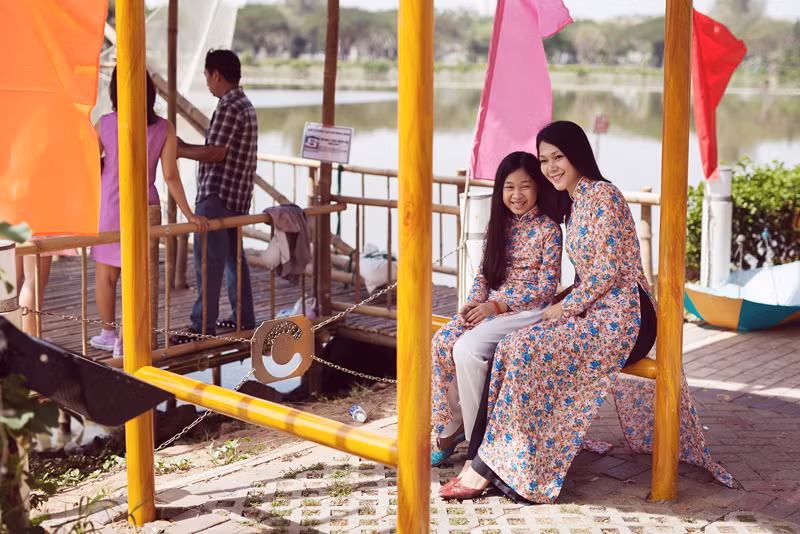 Năm 2016, bộ phim của Đinh Y Nhung đóng vai chính tại Đức sẽ được phát hành. Bên cạnh đó, người đẹp đang tham gia nhiều dự án phim truyền hình mới.