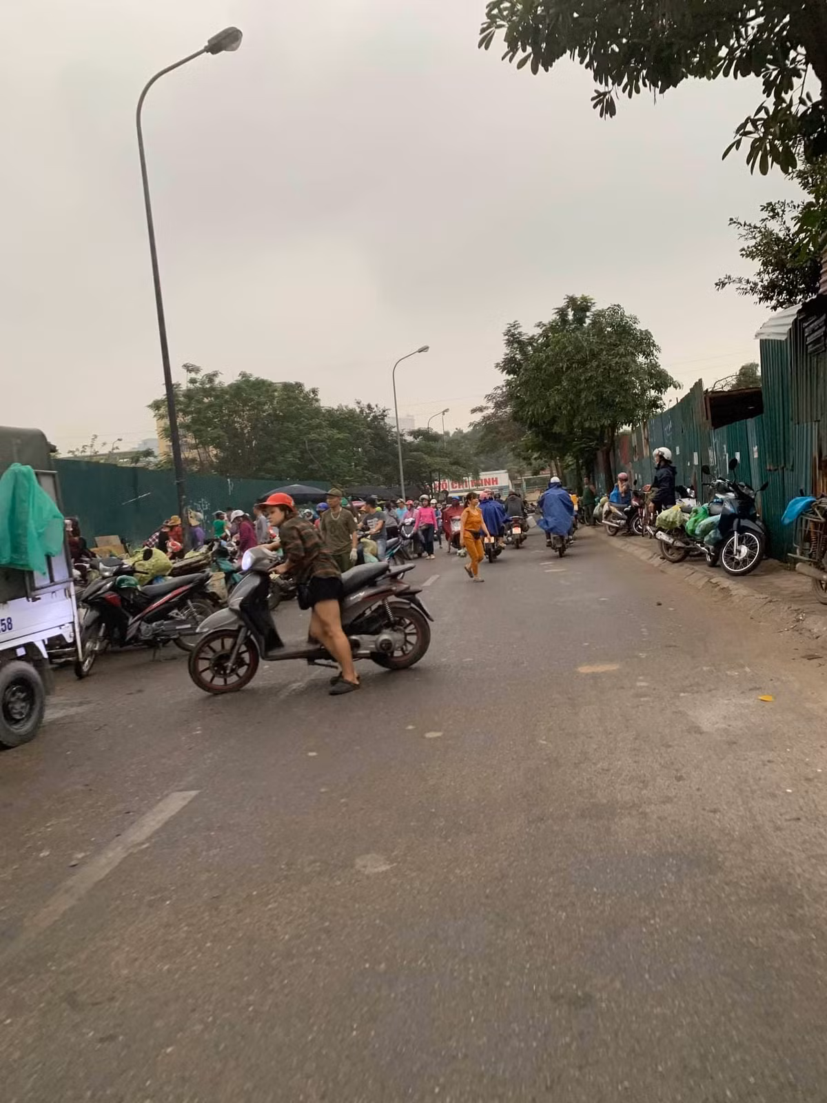 Chu tich phuong Dich Vong Hau co “tram” duoc cho tam, khong phep?-Hinh-7