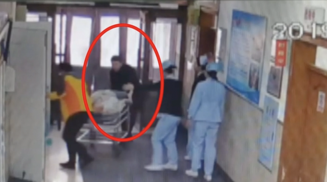 Dua ba bau di vien, “yeu rau xanh” gio tro sam so ngay tren taxi-Hinh-2