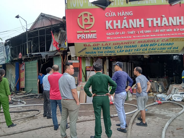 Hiện nguyên nhân xảy ra vụ cháy đang được cơ quan chức năng làm rõ.