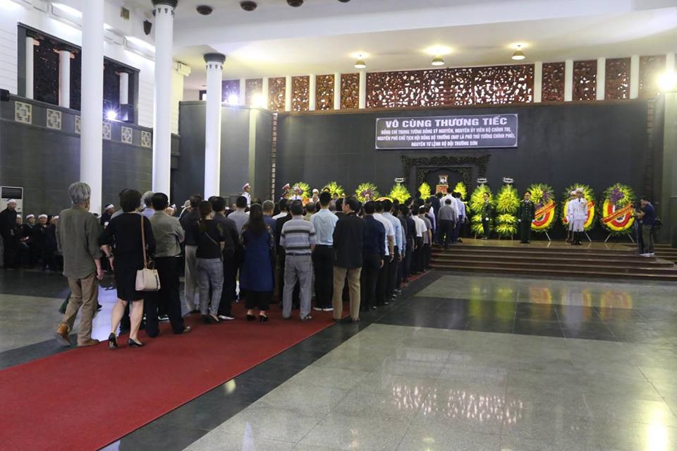 Trung tướng Đồng Sỹ Nguyên (tên khai sinh Nguyễn Hữu Vũ, Bí danh Nguyễn Văn Đồng), sinh ngày 1/3/1923 tại xã Quảng Trung (huyện Quảng Trạch, tỉnh Quảng Bình). Ông tham gia hoạt động cách mạng năm 1938, kết nạp vào Đảng tháng 12/1939.