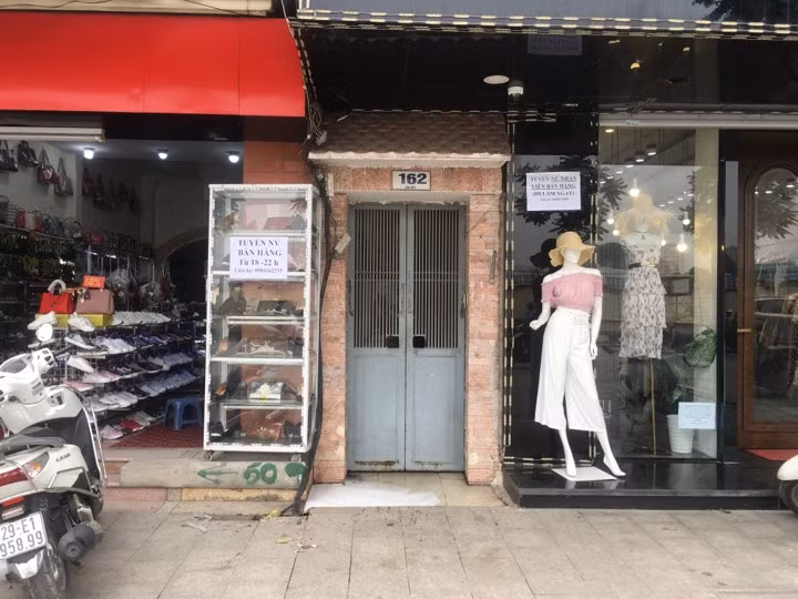 Ha Noi: Nghi an di an trom nguoi dan ong bi nga tu vong-Hinh-2