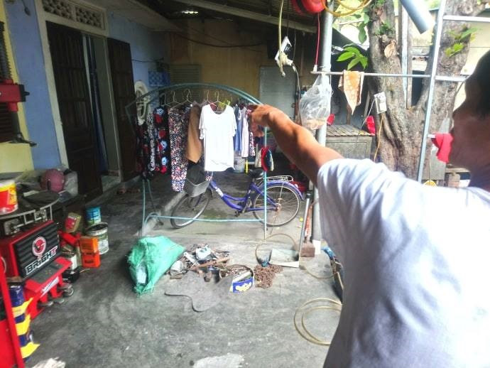 Nam sinh lop 11 bi ban cung truong duoi chem da man vao dau, mat-Hinh-2