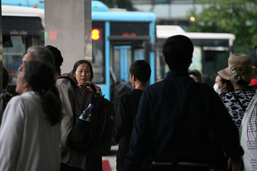 Một số người tỏ ra bức xúc, nên từ trối thẳng việc cho tiền “cái bang”.