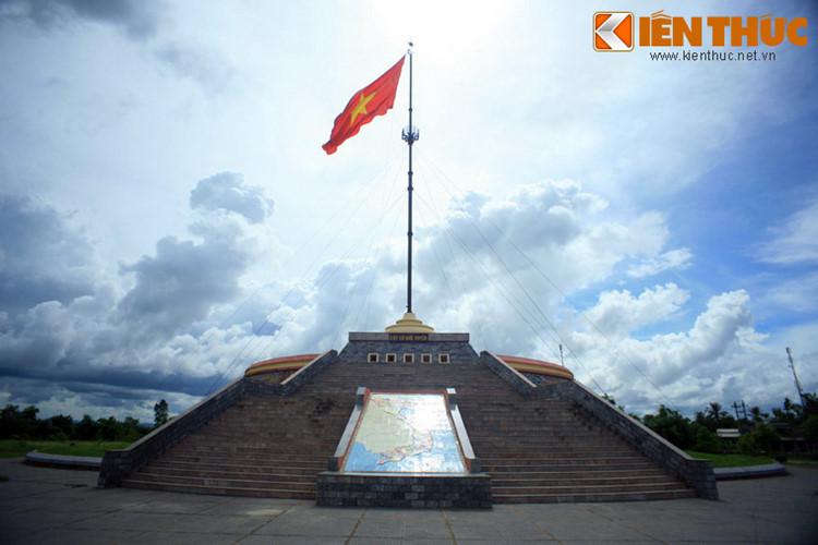 Bằng ý chí sắt đá với quyết tâm để “nước Việt Nam là một, dân tộc Việt Nam là một,” quân dân hai miền đã không quản ngại hy sinh gian khổ, đoàn kết đứng lên kháng chiến chống Mỹ cứu nước. (Ảnh: Quốc Lê).