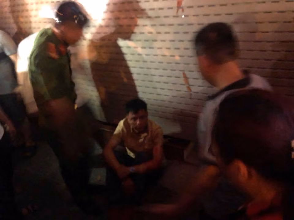 Ha Noi: Bat khan cap lai xe “dien” dam lien hoan, 1 nguoi chet