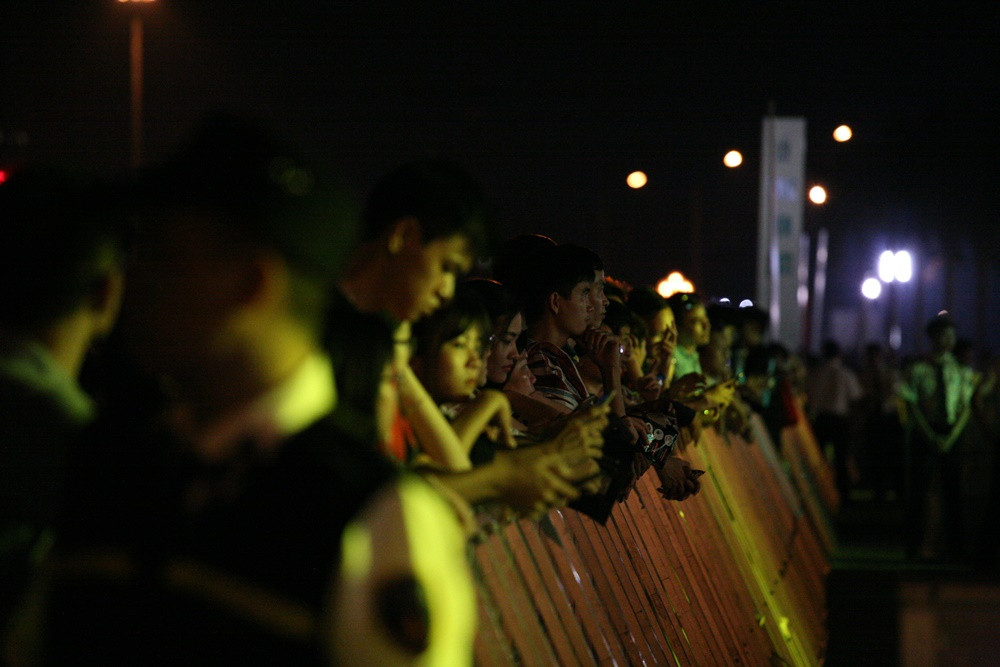 Màn biểu diễn xe đua F1 có sự tham gia của huyền thoại làng F1, David Coulthard, người đã có 13 chiến thắng chặng và 62 lần đứng trên bục podium chặng trong sự nghiệp, sẽ cùng đội đua Aston Martin Red Bull phô diễn những màn đua tốc độ.