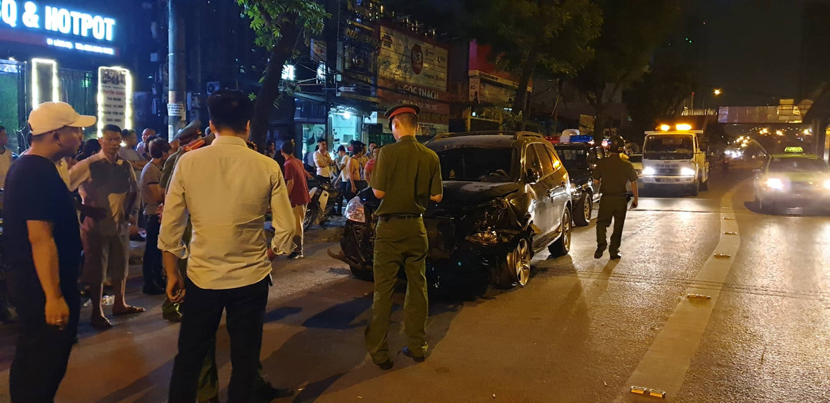 Ha Noi: Bat khan cap lai xe “dien” dam lien hoan, 1 nguoi chet-Hinh-2