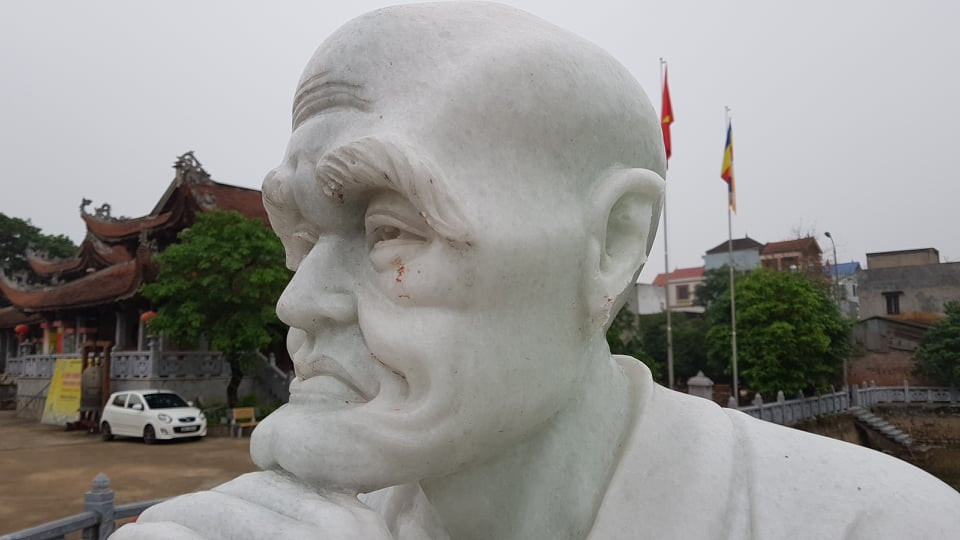 “Các pho tượng La Hán được làm bằng đá ngọc trắng nguyên khối do các phật tử thập phương phát tâm công đức, mới được an vị cuối năm 2018 thì nay xảy ra việc. Về tài sản chưa biết thế nào mà định giá, nhưng nó đã ảnh hưởng rất lớn đến vấn đề tâm linh của nhà chùa cũng như các phật tử và người dân địa phương.” - trụ trì chùa Khánh Long cho biết.