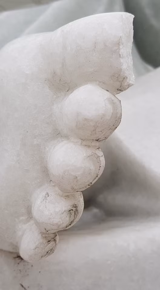 Tính đến ngày 2/4, số pho tượng La Hán đã bị kẻ xấu đập phá lên tới 16 bức trong tổng số 18 pho tượng.