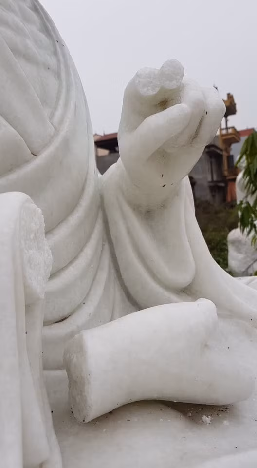 Theo Đại đức Thích Thanh Khánh, ngay khi nhận được tin báo, lực lượng chức năng xã Vĩnh Ngọc và huyện Đông Anh khẩn trương đến hiện trường kiểm tra, ghi nhận 12 pho tượng La Hán bị phá hoại.