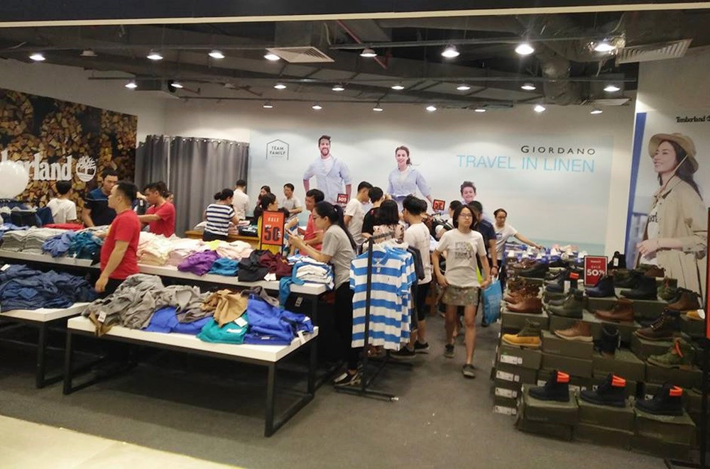 Khách hàng luôn luôn tấp nập.