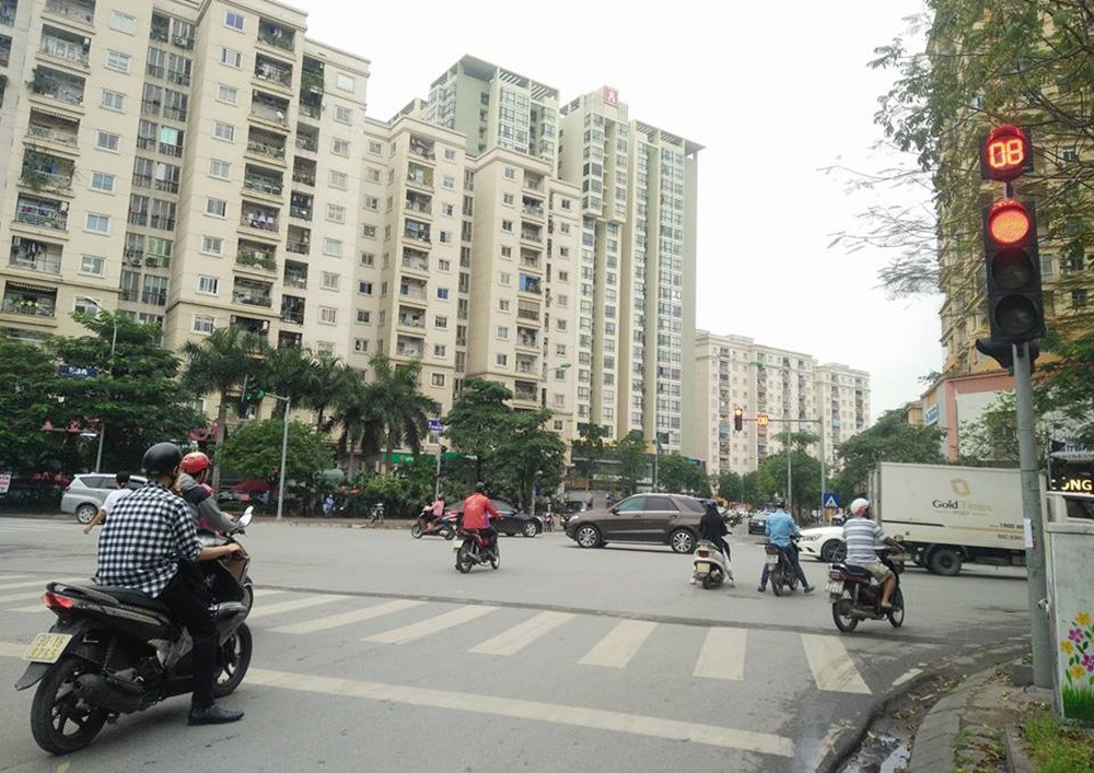 Đèn đỏ chỉ còn 8 giây cũng không thể chờ đợi được.