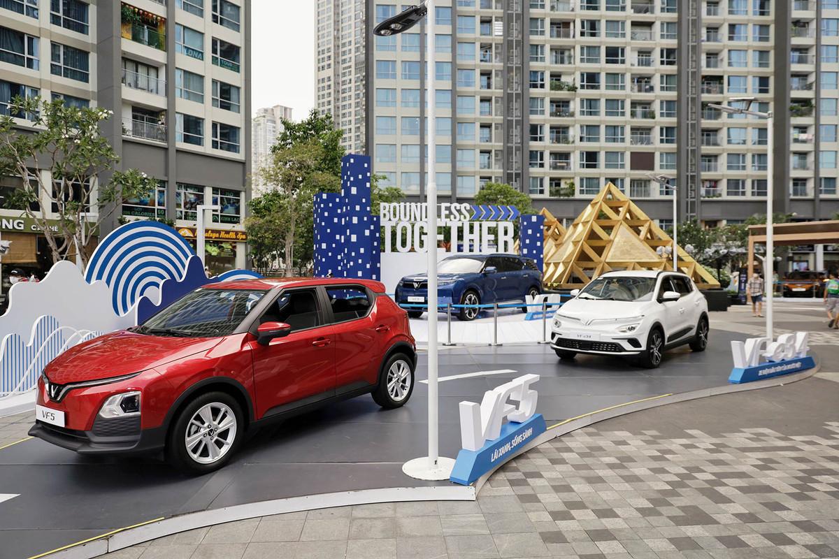 VinFast xoa bo dinh kien xe dien ‘khong tien loi, dich vu it’