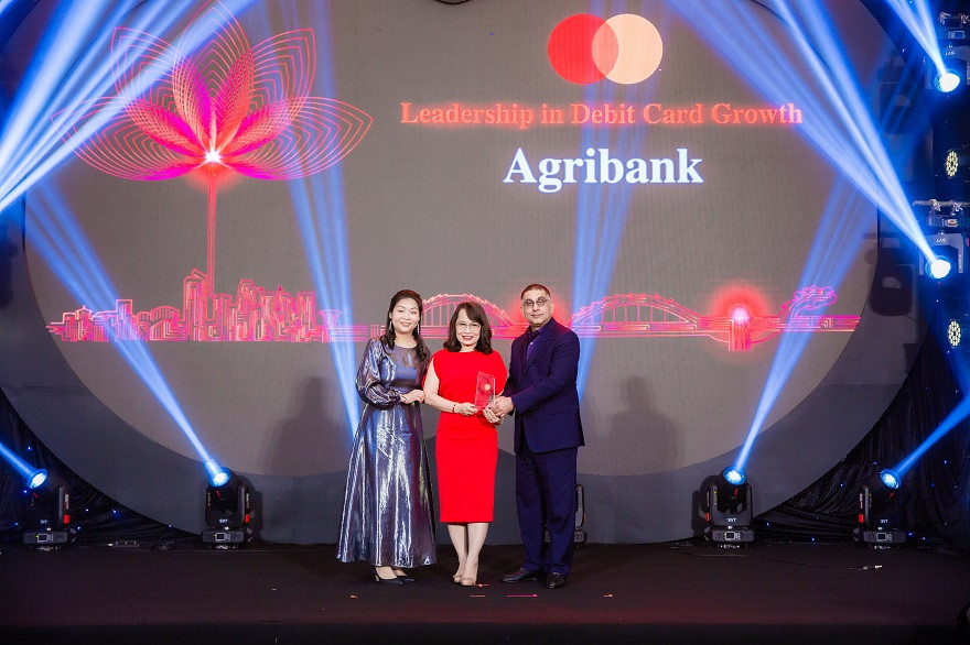 Agribank khang dinh thuong hieu bang nhung giai thuong uy tin