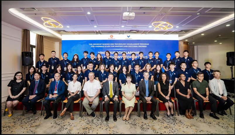 Vingroup trao 120 ty dong hoc bong khoa hoc cong nghe nam 2023