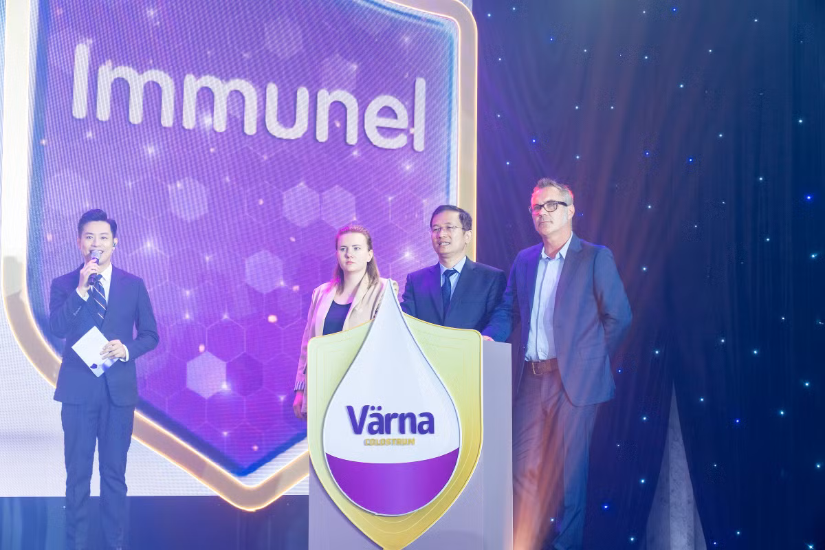 Nutifood Thuy Dien cong bo san pham Varna Colostrum voi thanh phan doc quyen tu My