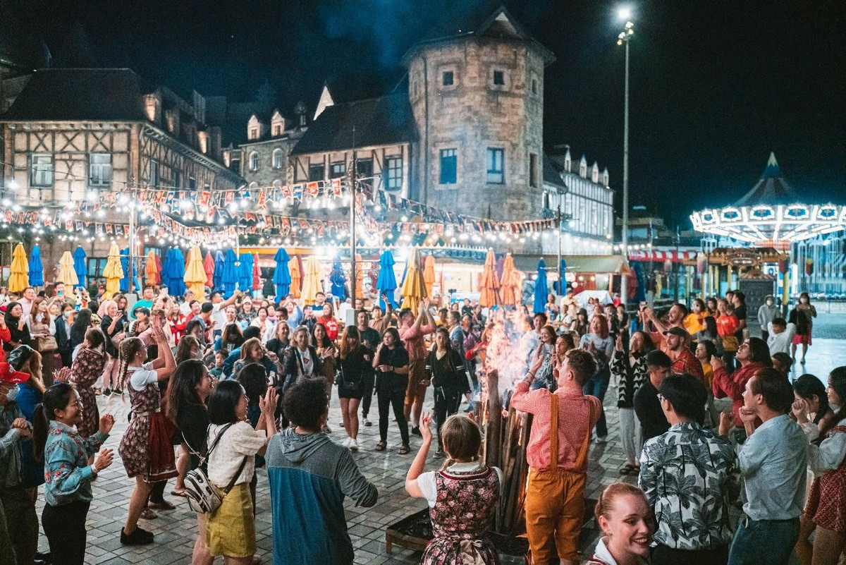 Da Nang, Phu Quoc, Tay Ninh, Thanh Hoa co nhung diem den “dep than thanh” trong dem-Hinh-2