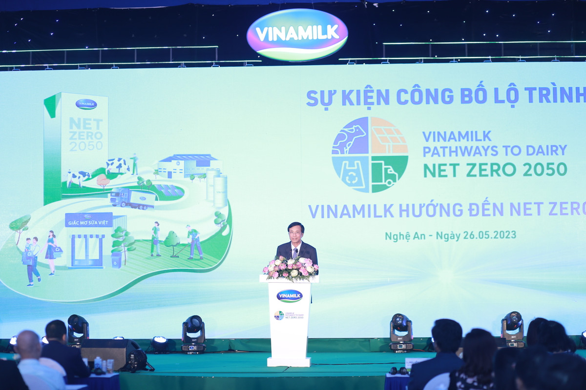 Vinamilk la cong ty sua dau tien tai Viet Nam co nha may va trang trai dat chung nhan trung hoa carbon-Hinh-2