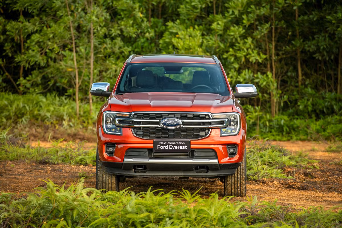 Ford Everest 2023 tai Viet Nam ban Titanium 4x2 voi cong nghe an toan, thong minh-Hinh-2