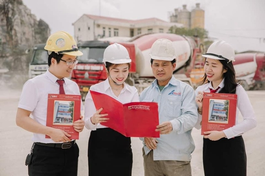 Hien thuc hoa Thong tu 02/2023/TT-NHNN, tich cuc ho tro khach hang vuot qua kho khan-Hinh-2