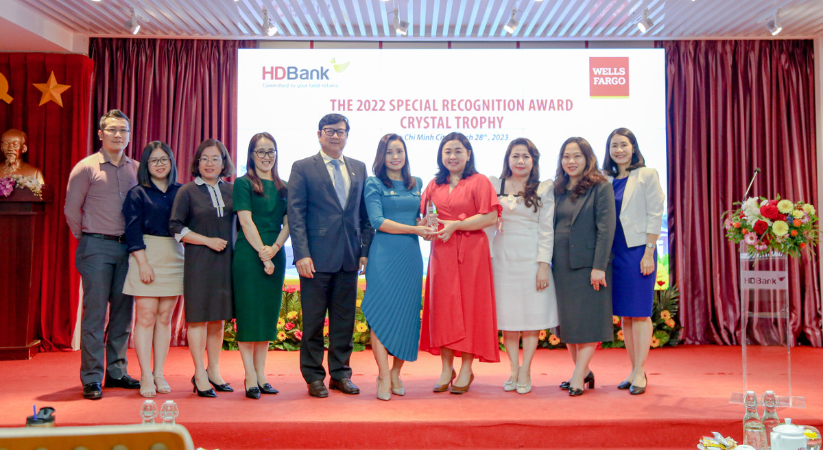 HDBank tiep tuc nhan giai thuong chat luong thanh toan quoc te xuat sac