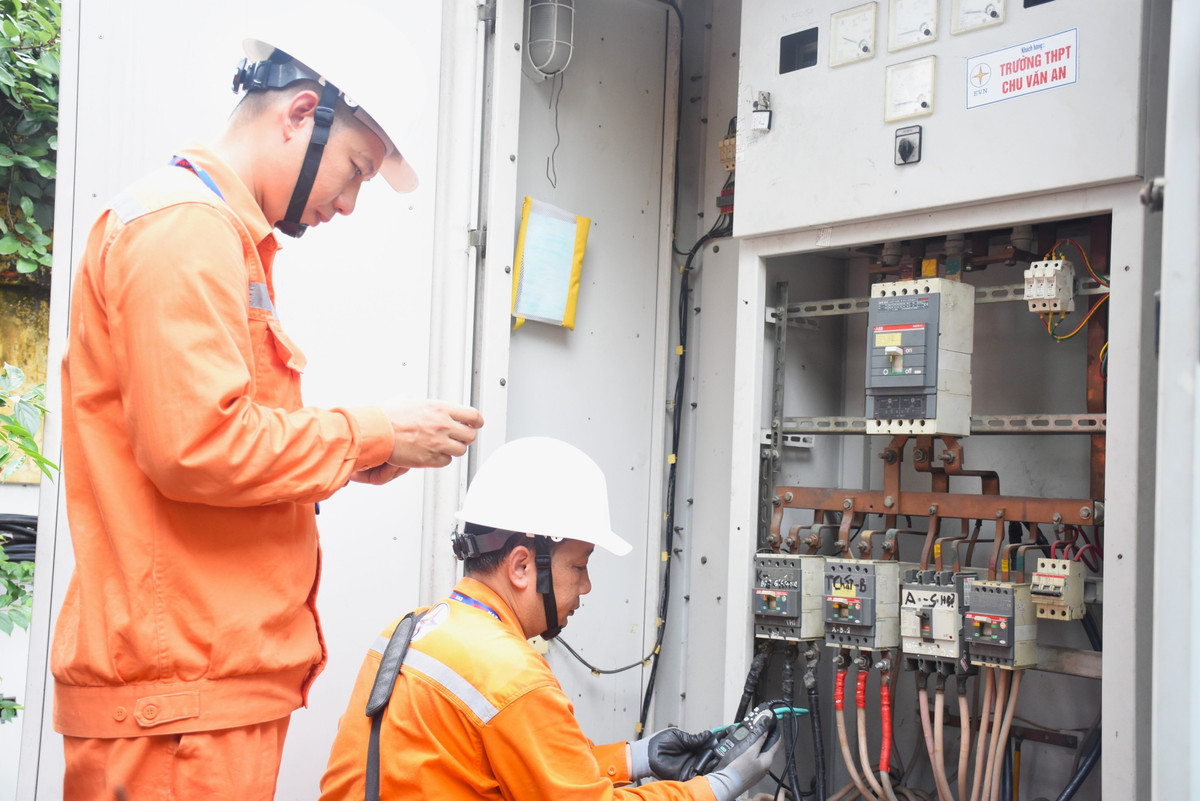 EVN Ha Noi dam bao an toan dien cho Ky thi tot nghiep THPT-Hinh-2