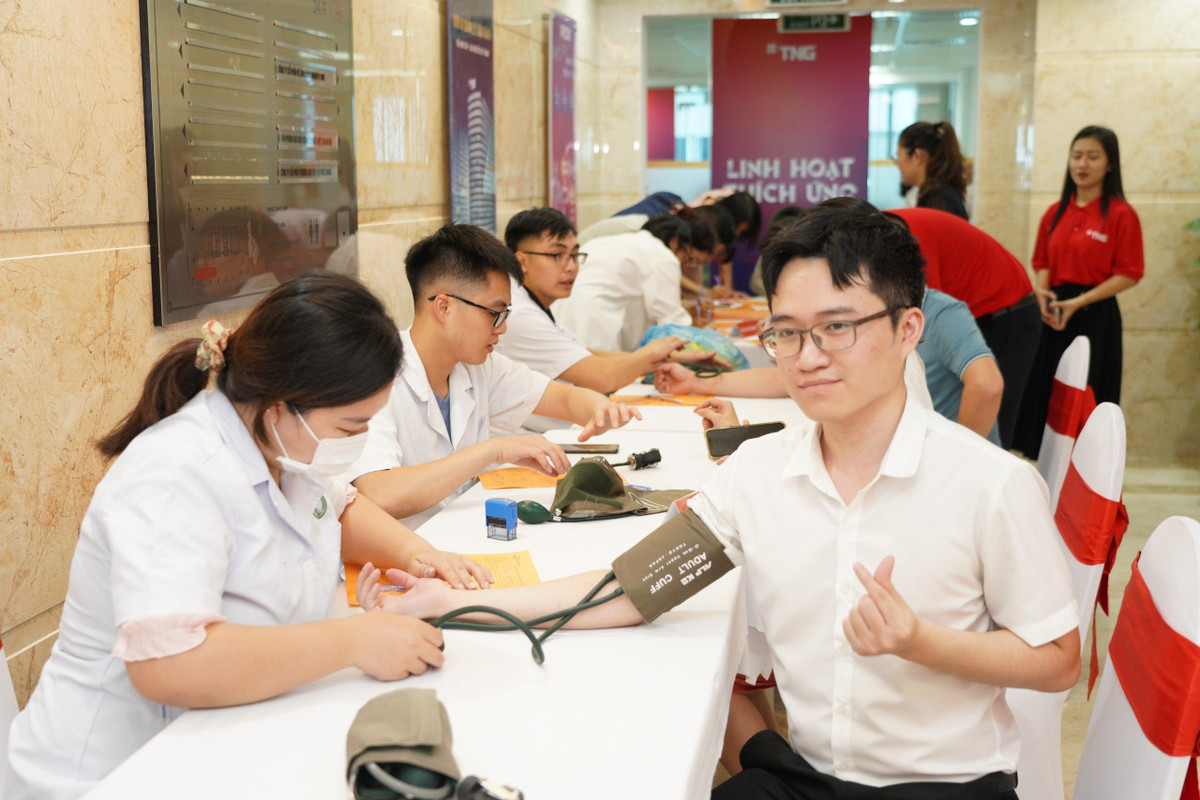 Nguoi TNG Holdings Vietnam mang “giot thuong” gui vao ngan hang mau-Hinh-2