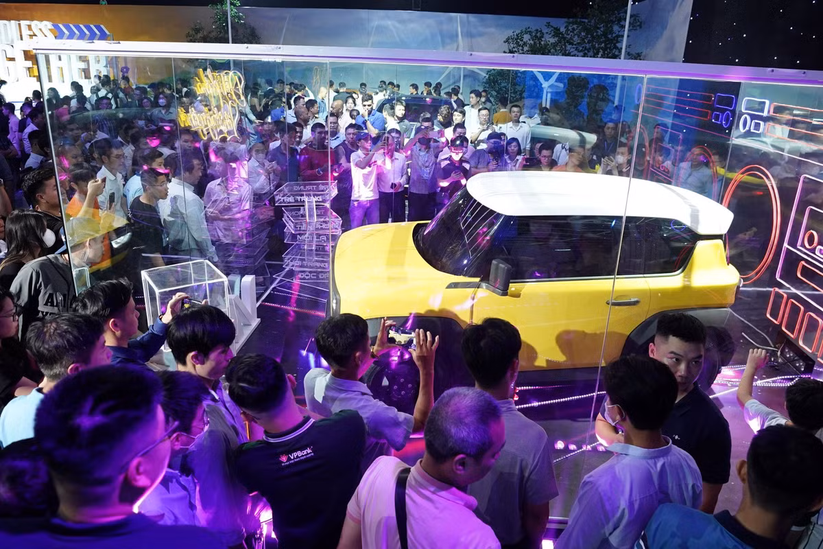 VinFast VF 3 khuay dao cuoc choi mini car tai Viet Nam