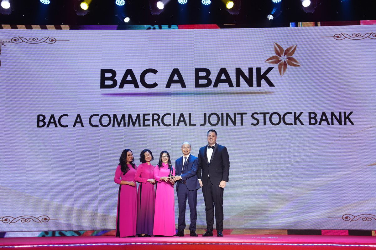 Bac A Bank gianh 02 giai thuong lon tai le trao giai “Noi lam viec tot nhat Chau A 2023“