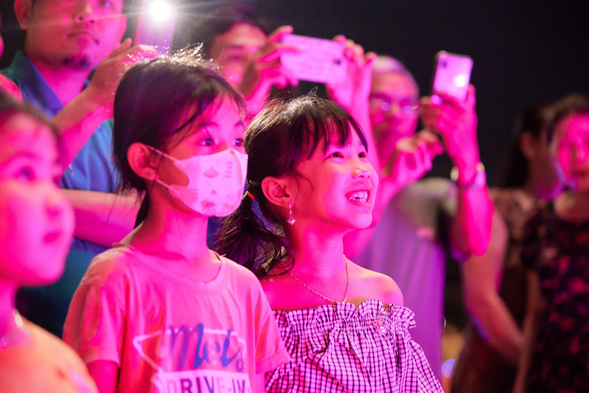 “Vũ điệu” của nước hút khách thập phương về Sầm Sơn dịp nghỉ lễ 30/4 - Hình 6 “Vu dieu” cua nuoc hut khach thap phuong ve Sam Son dip nghi le 30/4-Hinh-6