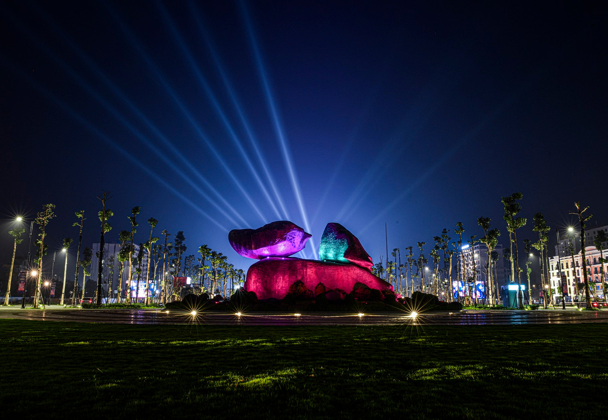 “Vũ điệu” của nước hút khách thập phương về Sầm Sơn dịp nghỉ lễ 30/4 - Hình 8 “Vu dieu” cua nuoc hut khach thap phuong ve Sam Son dip nghi le 30/4-Hinh-8