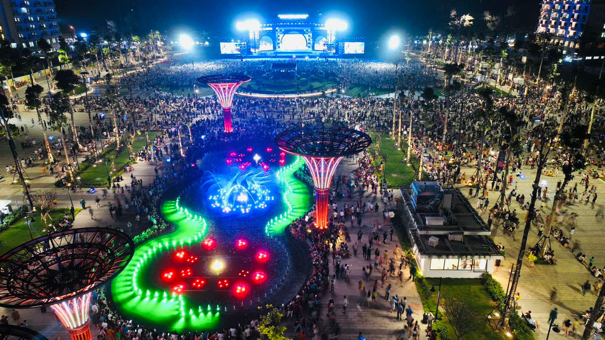 “Vũ điệu” của nước hút khách thập phương về Sầm Sơn dịp nghỉ lễ 30/4 - Hình 5 “Vu dieu” cua nuoc hut khach thap phuong ve Sam Son dip nghi le 30/4-Hinh-5