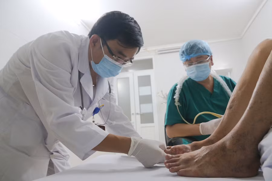 Phat huy va khang dinh thuong hieu dieu tri co xuong khop uy tin cua Benh vien E-Hinh-3