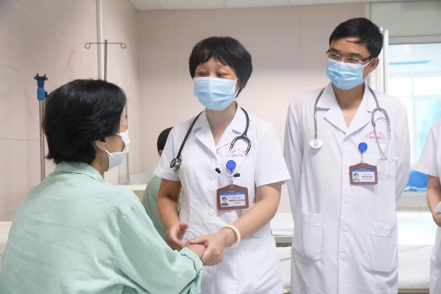 Phat huy va khang dinh thuong hieu dieu tri co xuong khop uy tin cua Benh vien E